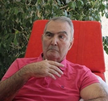 Tedavisi süren CHP'nin eski genel başkanı Deniz Baykal Bursa’ya selam gönderdi - Ahmet Emin Yilmaz