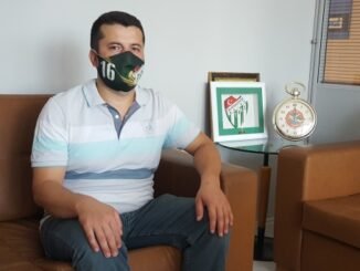 Dağ yöresi gençlerine Bursaspor sevgisini aşılamak için arkadaşlarıyla birlikte seferber oldu - Ahmet Emin Yilmaz