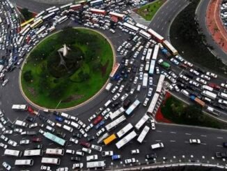 Sıkışan kentlerin trafiği yollarda sıvı gibi akmalı mı, gaz gibi yayılmalı mı? - Ahmet Emin Yilmaz