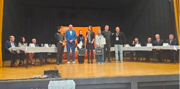 Bursa’nın fabrika gibi okulu Avrupa’dan robotik üretim ödülü getirdi - Ahmet Emin Yilmaz