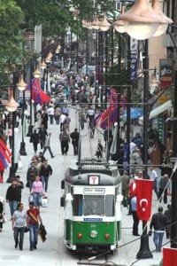CUMHURİYET CADDESİ NOSTALJİK TRAMVAY