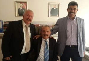MHP ÇAĞRI HEYETİ BAŞKANI ALİ SAĞIR (OTURAN), MEHMET BİLGİÇ (SOLDA) VE AYHAN EREL (SAĞDA GÖZLÜKLÜ)