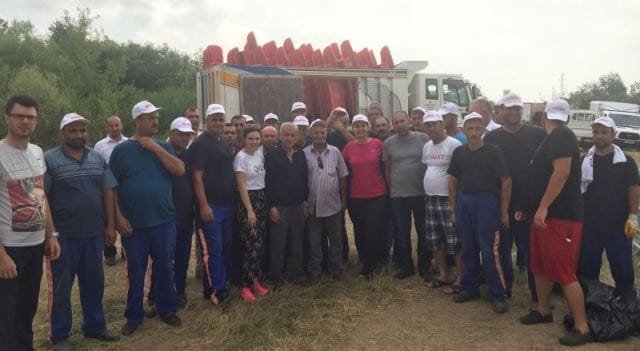 LALE KARABIYIK VE NİLÜFER GRUBU YÜRÜYÜŞTE
