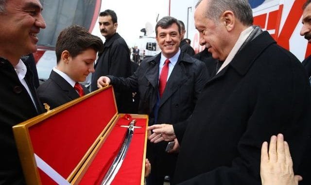 VATAN SEVDALILARI PLATFORMU TARKAN GANİ VE CUMHURBAŞKANI RECEP TAYYİP ERDOĞAN KILIÇ HNEDİYE VATAN SEVDALILARI PLATFORMU TARKAN GANİ VE CUMHURBAŞKANI RECEP TAYYİP ERDOĞAN KILIÇ HNEDİYE