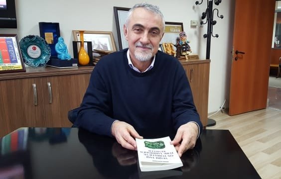 EKREM HAYRİ PEKER VE YEŞİM TAŞI KİTABI