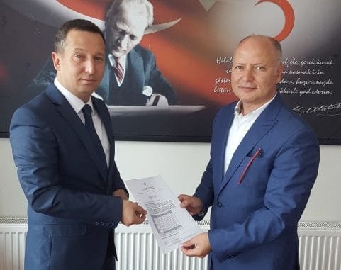 KIZILAY BURSA ŞUBESİ BAŞKANI DAVUT GÜRKAN GÖREVLENDİRME YAZISI TEBLİĞİ MAHMUT AKGÜN TİRYAKİ KIZILAY BURSA ŞUBESİ BAŞKANI DAVUT GÜRKAN GÖREVLENDİRME YAZISI TEBLİĞİ MAHMUT AKGÜN TİRYAKİ