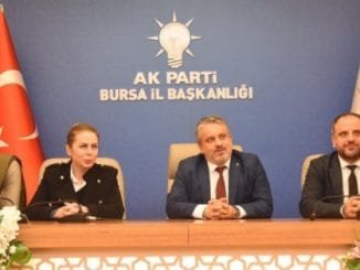 AK PARTİ İL BAŞKANI AYHAN SALMAN VE İL KADIN KOLLARI DOĞUMGÜNÜ SÜRPRİZİ
