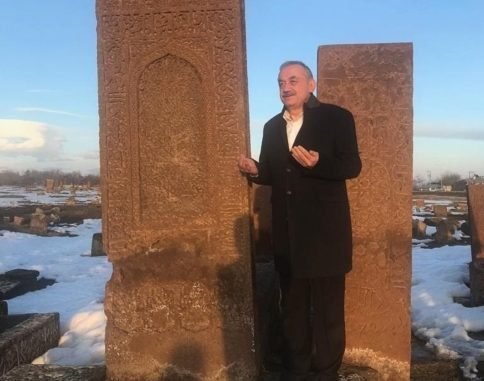 4 PROF. DR. İSMAİL TATLIOĞLU AHLAT SELÇUKLU MEYDAN MEZARLIĞI 4 PROF. DR. İSMAİL TATLIOĞLU AHLAT SELÇUKLU MEYDAN MEZARLIĞI