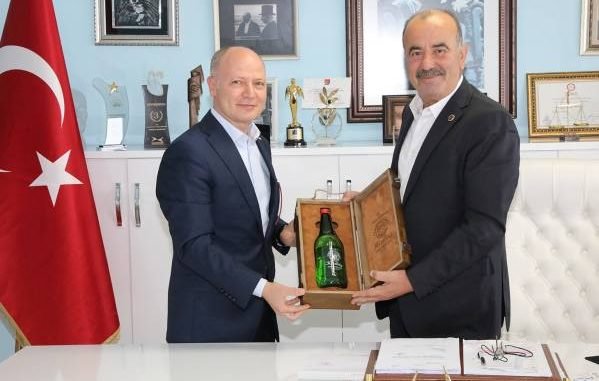 3 MUDANYA BELEDİYE BAŞKANI HAYRİ TÜRKYILMAZ VE KIZILAY BURSA ŞUBESİ BAŞKANI DAVUT GÜRKAN