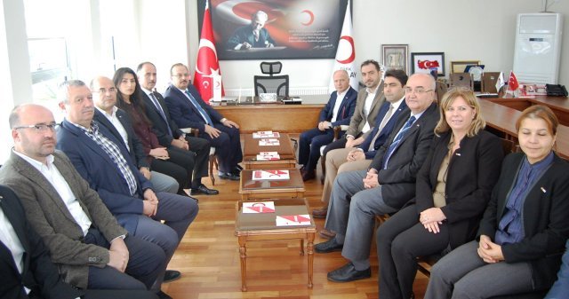 BURSA VALİSİ YAKUP CANBOLAT KIZILAY BURSA ŞUBESİ ZİYARETİ BURSA VALİSİ YAKUP CANBOLAT KIZILAY BURSA ŞUBESİ ZİYARETİ