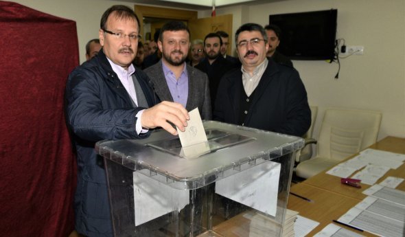 HAKAN ÇAVUŞOĞLU OKTAY YILMAZ ALİ ERBAY DELEGE SEÇİMİNDE HAKAN ÇAVUŞOĞLU OKTAY YILMAZ ALİ ERBAY DELEGE SEÇİMİNDE