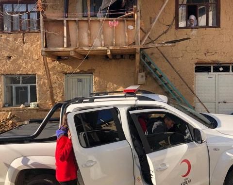 KELES KÖYLERİ KIZILAY GÖNÜLLÜLERİ EVLERE YARDIM ZİYARETİ