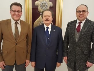 DEVLET ESKİ BAKANI CAVİT ÇAĞLAR, BATI TRAKYA TÜRKLERİ DERNEĞİ BAŞKANI DR ALİ EMİN LATİF VE YILDIRIM BELEDİYE BAŞKAN YARDIMCISI ALİ MOLLASALİH