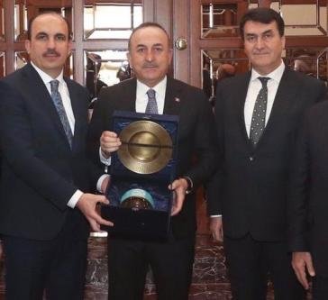 OSMANGAZİ BELEDİYE BAŞKANI MUSTAFA DÜNDAR DIŞİŞLERİ BAKANI MEVLÜT ÇAVUŞOĞLU KONYA BÜYÜKŞEHİR BELEDİYE BAŞKANI İBRAHİM UĞUR ALTAY OSMANGAZİ BELEDİYE BAŞKANI MUSTAFA DÜNDAR DIŞİŞLERİ BAKANI MEVLÜT ÇAVUŞOĞLU KONYA BÜYÜKŞEHİR BELEDİYE BAŞKANI İBRAHİM UĞUR ALTAY