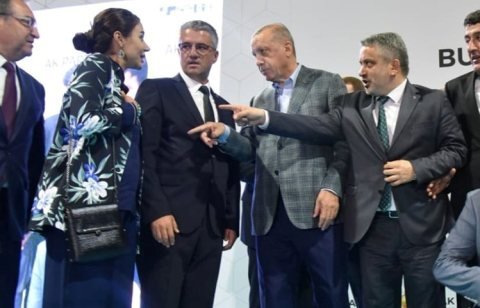 CUMHURBAŞKANI RECEP TAYYİP ERDOĞAN VE AK PARTİ MUDANYA İLÇE BAŞKANI İNCİ SÖGÜTLÜ CUMHURBAŞKANI RECEP TAYYİP ERDOĞAN VE AK PARTİ MUDANYA İLÇE BAŞKANI İNCİ SÖGÜTLÜ