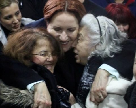 VATANDAŞA DOKUNAN SİYASET VE İYİ PARTİ GENEL BAŞKANI MERAL AKŞENER VATANDAŞA DOKUNAN SİYASET VE İYİ PARTİ GENEL BAŞKANI MERAL AKŞENER