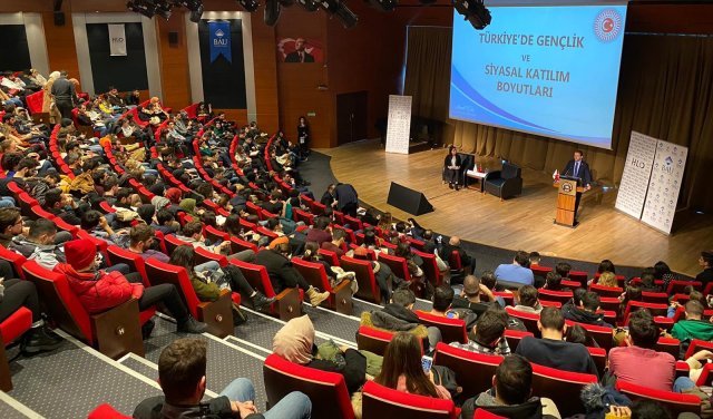 AHMET KILIÇ BAHÇEŞEHİR ÜNİVERSİTESİ SİYASET OKULU AHMET KILIÇ BAHÇEŞEHİR ÜNİVERSİTESİ SİYASET OKULU
