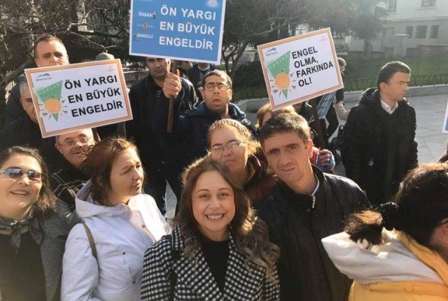 SEVCAN CELBİŞER VE ÖZEL İNSANLAR KOROSU SEVCAN CELBİŞER VE ÖZEL İNSANLAR KOROSU