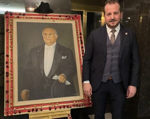 AK PARTİ BURSA MİLLETVEKİLİ REFİK ÖZEN SÜLEYMAN DEMİREL GÜNİZ SOKAK MÜZE EVİ ZİYARİTİ AK PARTİ BURSA MİLLETVEKİLİ REFİK ÖZEN SÜLEYMAN DEMİREL GÜNİZ SOKAK MÜZE EVİ ZİYARİTİ