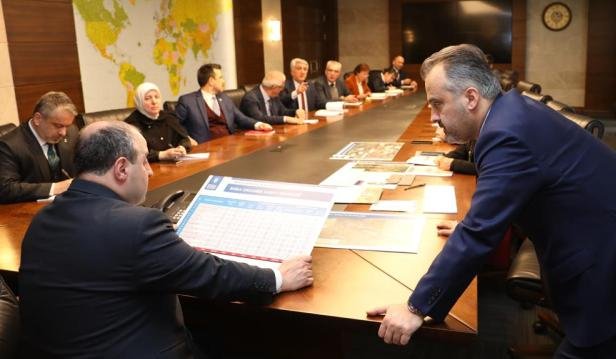 YAZI İÇİN SANAYİ VE TEKNOLOJİ BAKANI MUSTAFA VARANK BÜYÜKŞEHİR BELEDİYE BAŞKANI ALİNUR AKTAŞ BURSA SANAYİ SUNUMU YAZI İÇİN SANAYİ VE TEKNOLOJİ BAKANI MUSTAFA VARANK BÜYÜKŞEHİR BELEDİYE BAŞKANI ALİNUR AKTAŞ BURSA SANAYİ SUNUMU