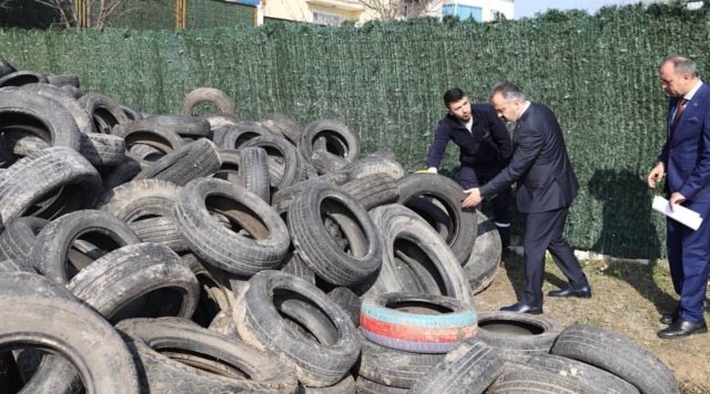 SİNEKLE MÜCADELE TOPLANAN LASTİKLER SİNEKLE MÜCADELE TOPLANAN LASTİKLER