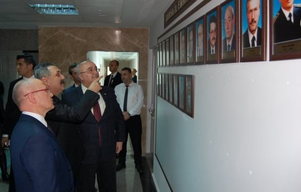 BURSA EMNİYET MÜDÜRÜ TACETTİN ASLAN VE GÖREV YAPAN EMNİYET MÜDÜRLERİ BURSA EMNİYET MÜDÜRÜ TACETTİN ASLAN VE GÖREV YAPAN EMNİYET MÜDÜRLERİ