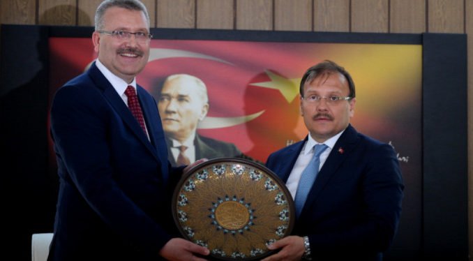 HAKAN ÇAVUŞOĞLU VE ALi ÖZKAN HAKAN ÇAVUŞOĞLU VE ALi ÖZKAN