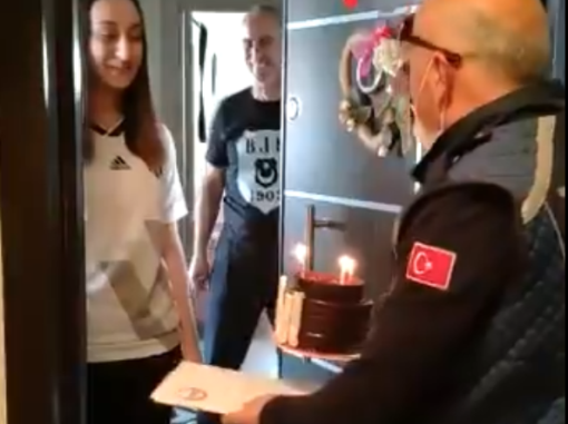 MELiKE KASAPOĞLU DOĞUM GÜNÜ PASTASI MUDANYA BELEDiYE BAŞKANI HAYRi TÜRKYILMAZDAN MELiKE KASAPOĞLU DOĞUM GÜNÜ PASTASI MUDANYA BELEDiYE BAŞKANI HAYRi TÜRKYILMAZDAN