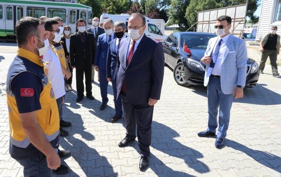 PANDEMi SÜRECiNDE YAPILANLAR BURSA VALiSi YAKUP CANBOLAT PANDEMi SÜRECiNDE YAPILANLAR BURSA VALiSi YAKUP CANBOLAT