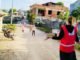KIZILAY NİLÜFER ŞUBE YÖNETİM KURULU ÜYESİ FATOŞ ŞAHİNTÜRK ÇOCUKLARLA ERİK DALI