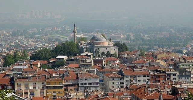 PLANSIZ KENTLEŞMENİN PANDEMİYE ETKİSİ AİLE APARTMANLARI VE GENİŞ AİLE BULAŞMA RİSKİNİ ARTTIRIYOR PLANSIZ KENTLEŞMENİN PANDEMİYE ETKİSİ AİLE APARTMANLARI VE GENİŞ AİLE BULAŞMA RİSKİNİ ARTTIRIYOR