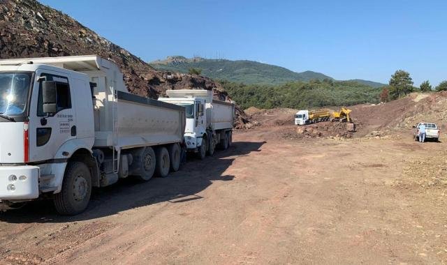 GEMLiK MUDANYA SAHiL YOLU KURŞUNLU GEÇiŞi ÇALIŞMALAR BAŞLADI GEMLiK MUDANYA SAHiL YOLU KURŞUNLU GEÇiŞi ÇALIŞMALAR BAŞLADI