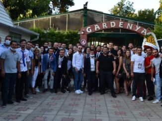 CHP iL GENCLiK KOLLARI KONGRESi KIR BAHCESi