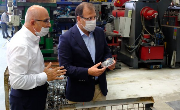 HAKAN CAVUSOGLU VE SAVUNMA SANAYi URETiMi HAKAN CAVUSOGLU VE SAVUNMA SANAYi URETiMi