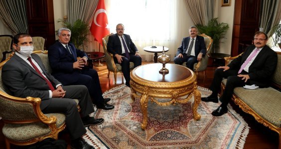SANAYi VE TEKNOLOJi BAKAN YARDIMCISI HASAN BUYUKDEDE HAKAN CAVUSOGLU BURSA VALiSi YAKUP CANBOLAT SANAYi VE TEKNOLOJi BAKAN YARDIMCISI HASAN BUYUKDEDE HAKAN CAVUSOGLU BURSA VALiSi YAKUP CANBOLAT