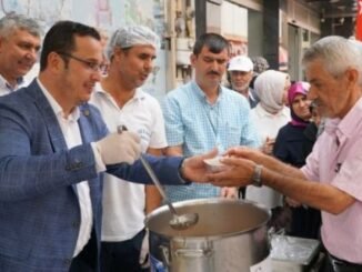MUSTAFAKEMALPASA BELEDIYE BASKANI MEHMET KANAR ASURE DAGITIYOR