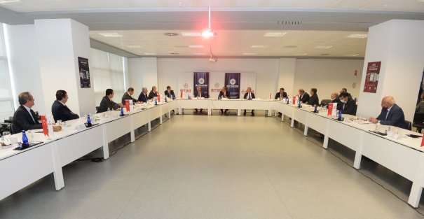 SANAYi BOLGELERiNDE KiRALAMA FORMULU SANAYi VE TEKNOLOJi BAKAN YARDIMCISI HASAN OZDEDE BTSO TOPLANTI SANAYi BOLGELERiNDE KiRALAMA FORMULU SANAYi VE TEKNOLOJi BAKAN YARDIMCISI HASAN OZDEDE BTSO TOPLANTI