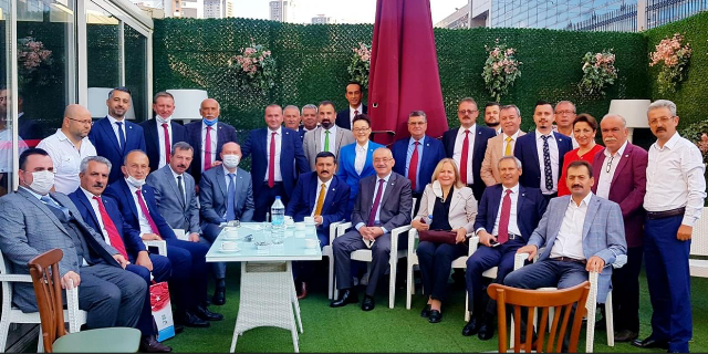 iYi PARTi KURULTAYI BURSA HEYETi iYi PARTi KURULTAYI BURSA HEYETi