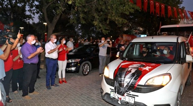 MUDANYA BELEDiYE BASKANI HAYRi TURKYILMAZ AGUSTOS KUTLAMASI MUDANYA BELEDiYE BASKANI HAYRi TURKYILMAZ AGUSTOS KUTLAMASI