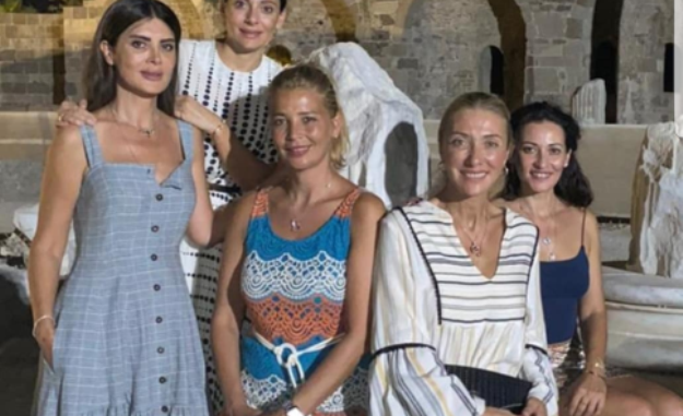 NiLUFER CEViKEL VE PERViN ER SOY SiDE ANTiK KENT GEZiSi NiLUFER CEViKEL VE PERViN ER SOY SiDE ANTiK KENT GEZiSi