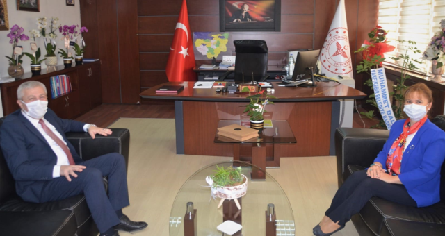 BURSA TIP DEKAN YARDIMCISI DR ELiF GULER KAZANCI VE iL SAGLIK MUDURU DR FEVZi YAVUZYILMAZ BURSA TIP DEKAN YARDIMCISI DR ELiF GULER KAZANCI VE iL SAGLIK MUDURU DR FEVZi YAVUZYILMAZ
