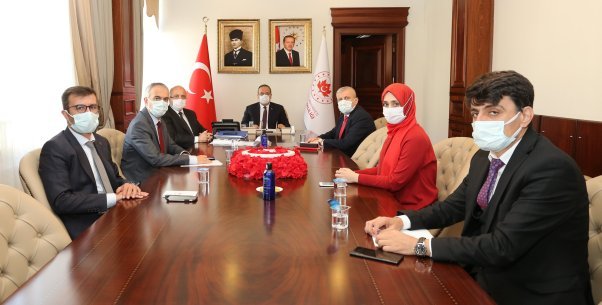 VALi YAKUP CANBOLAT VE iLGiLi BiRiMLERLE SAGLIK ONLEMLERi DEGERLENDiRME TOPLANTISI VALi YAKUP CANBOLAT VE iLGiLi BiRiMLERLE SAGLIK ONLEMLERi DEGERLENDiRME TOPLANTISI