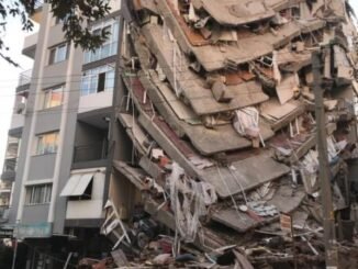 BAYRAKLIDA YIKILAN BiNALAR VE GiZLENEN RAPORLAR iZMiR SEFERiHiSAR DEPREMi