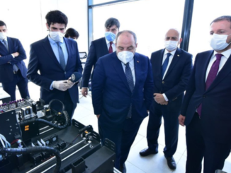 AK PARTI BURSA MILLETVEKILI AHMET KILIC VE SANAYI VE TEKNOLOJI BAKANI MUSTAFA VARANK