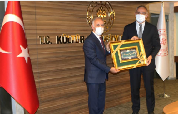 TARiHi CARSILAR FEDERASYONU BASKANI MUHSiN OZYILDTIRIM KULTUR VE TURiZM BAKANI MEHMET NURi ERSOY TARiHi CARSILAR FEDERASYONU BASKANI MUHSiN OZYILDTIRIM KULTUR VE TURiZM BAKANI MEHMET NURi ERSOY