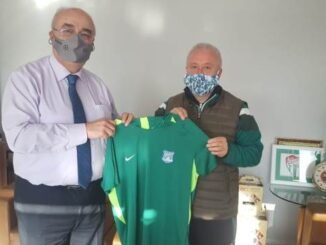 BURSA YILDIRIMSPOR YONETiM KURULU UYESi ZEKi OZTURK VE FORMA