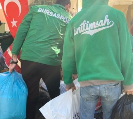 UNiTiMSAH BAYRAKLI DEPREMZEDELERE YARDIM UNiTiMSAH BAYRAKLI DEPREMZEDELERE YARDIM