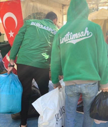 UNiTiMSAH BAYRAKLI DEPREMZEDELERE YARDIM UNiTiMSAH BAYRAKLI DEPREMZEDELERE YARDIM