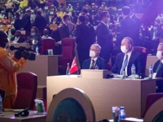 EFKAN ALA VE MEVLUT CAVUSOGLU GiNE YEMiN TORENi