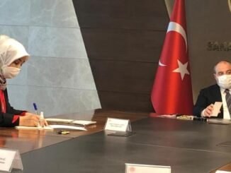 AK PARTi BURSA MiLLETVEKiLi ViLDAN YILMAZ GUREL VE SANAYi VE TEKNOLOJi BAKANI MUSTAFA VARANK